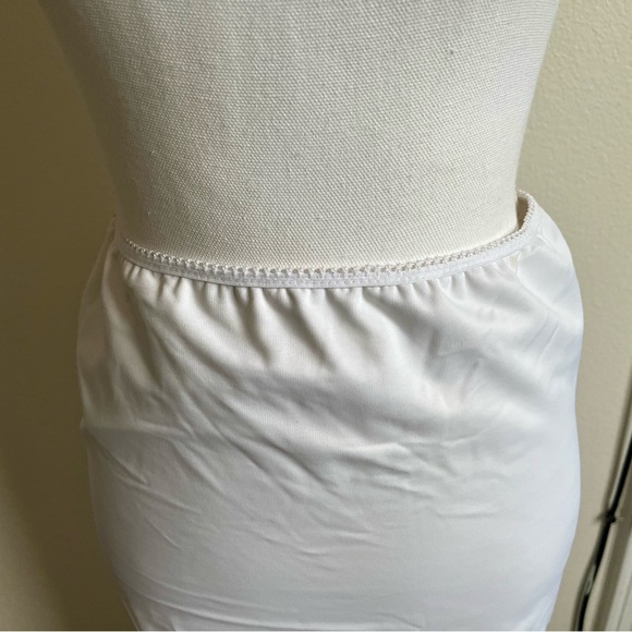 David’s Bridal white long slit control top slip size M - Picture 4 of 8